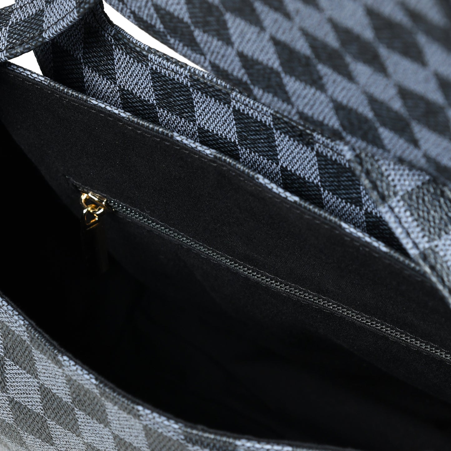 Pelle Luxur Hand Bag PL022